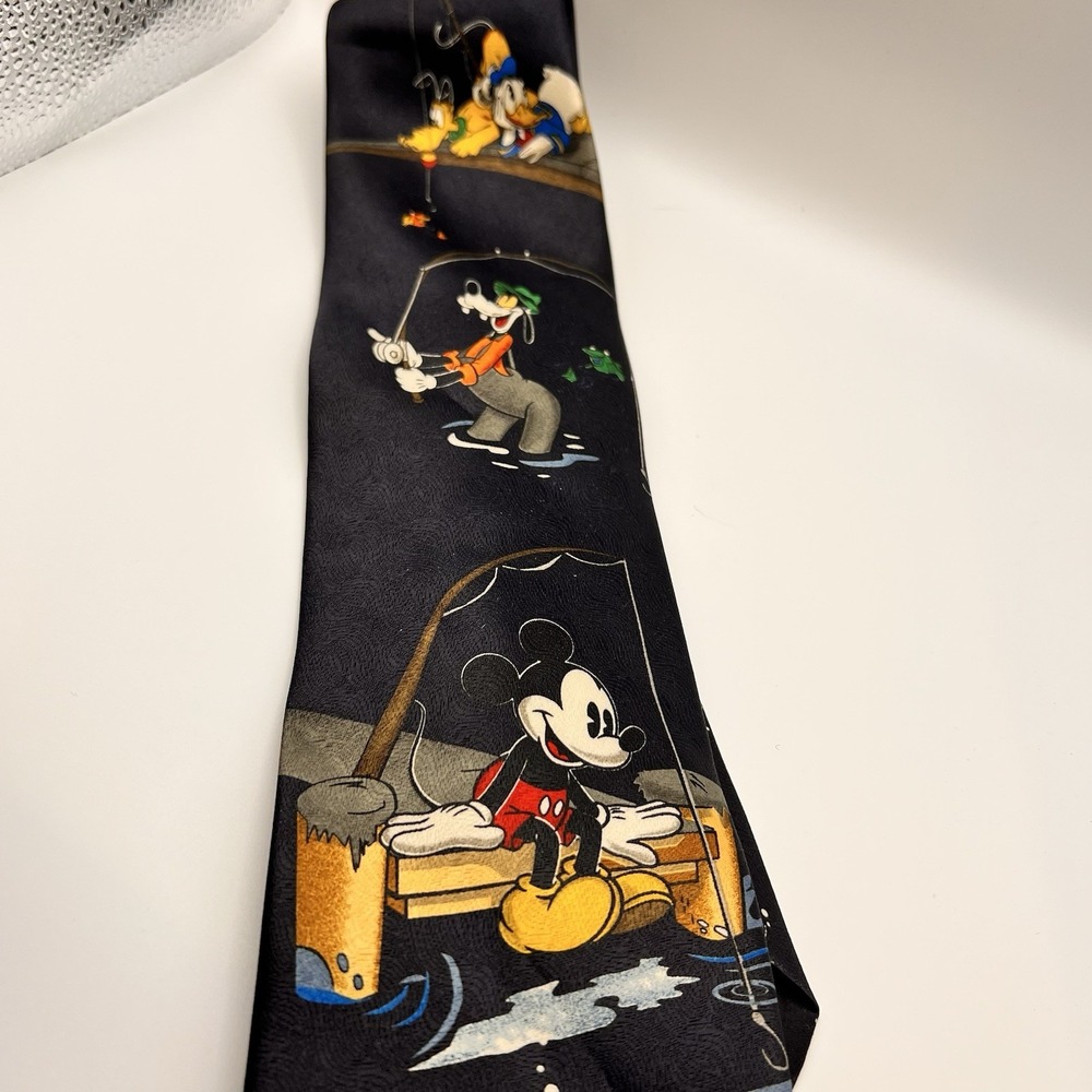 Mickey Unlimited Mickey Mouse Goofy Fishing‎ theme Disney Tie Necktie